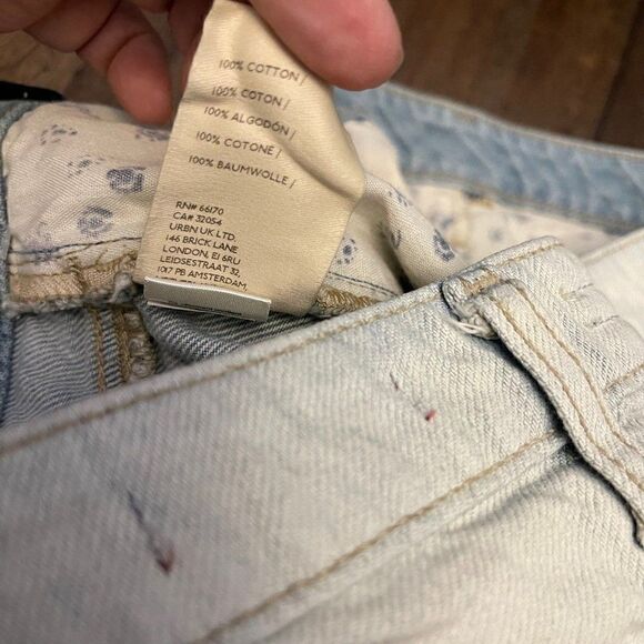 Anthropologie Pilcro Light Wash Cut Off Shorts - Picture 5 of 8